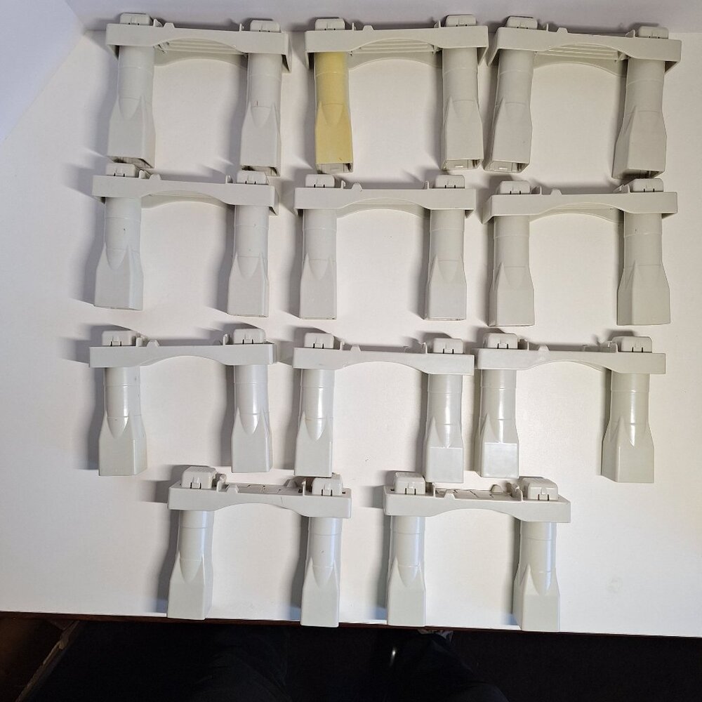 11 Geotrax Train Track Bridge Riser Lot Gray Supports Fisher Price Railroad - Picture 3 of 8